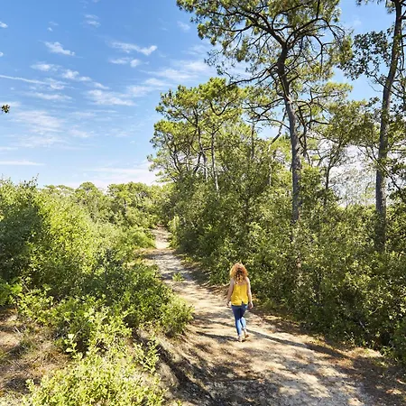 750m De La Plage- Avec Petit Jardin Pour 2