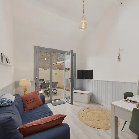 750m De La Plage- Avec Petit Jardin Pour 2